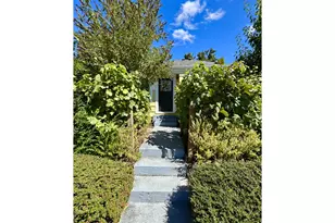 551 6th St, Springfield, OR 97477 - Photo 8