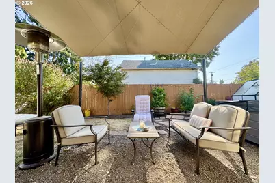 551 6th St, Springfield, OR 97477 - Photo 34