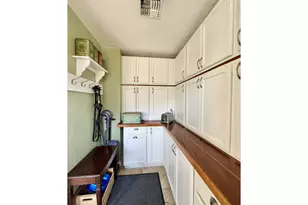 551 6th St, Springfield, OR 97477 - Photo 32