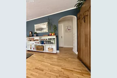 551 6th St, Springfield, OR 97477 - Photo 22
