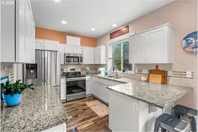 29800 Riverview Dr, Rainier, OR 97048 - Photo 12