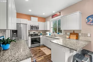 29800 Riverview Dr, Rainier, OR 97048 - Photo 12