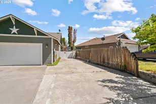 2433 Curlew St, Umatilla, OR 97882 - Photo 4