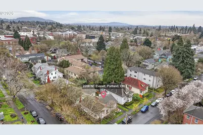 2202 NE Everett St, Portland, OR 97232 - Photo 30
