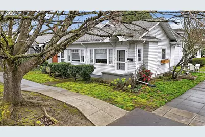 2202 NE Everett St, Portland, OR 97232 - Photo 4