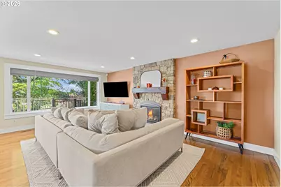13921 NE Siskiyou Ct, Portland, OR 97230 - Photo 12