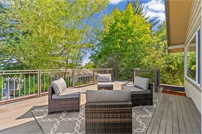 13921 NE Siskiyou Ct, Portland, OR 97230 - Photo 40