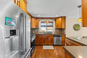 13921 NE Siskiyou Ct, Portland, OR 97230 - Photo 6