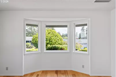 454 Merrill St, Coos Bay, OR 97420 - Photo 6