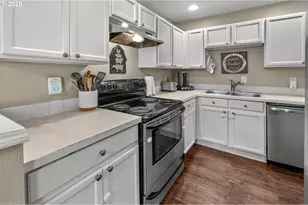 258 S 4th St, Saint Helens, OR 97051 - Photo 8