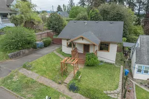 565 SE 4th St, Toledo, OR 97391 - Photo 38
