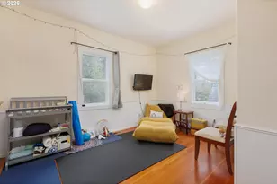 565 SE 4th St, Toledo, OR 97391 - Photo 18