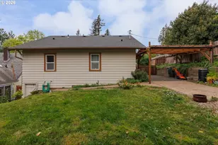 565 SE 4th St, Toledo, OR 97391 - Photo 36