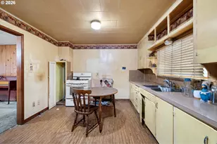 1183 4th Ave, Sweet Home, OR 97386 - Photo 6