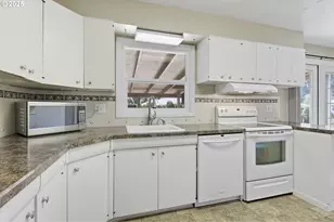 10305 St Helens Ave, Vancouver, WA 98664 - Photo 6