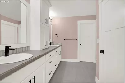 205 W Taylor Ct, Newberg, OR 97132 - Photo 18