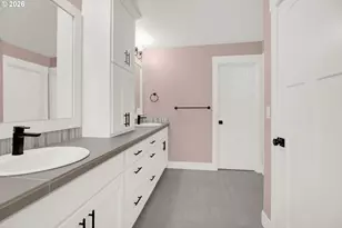 205 W Taylor Ct, Newberg, OR 97132 - Photo 18