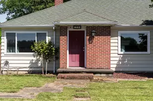 1622 SE Davis St, McMinnville, OR 97128 - Photo 2