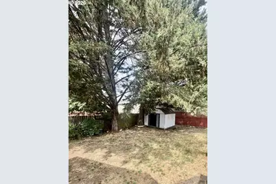1443 NW Fairmount St, Roseburg, OR 97470 - Photo 18
