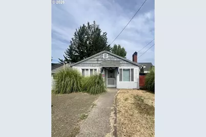 1443 NW Fairmount St, Roseburg, OR 97470 - Photo 1