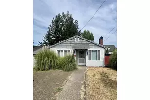 1443 NW Fairmount St, Roseburg, OR 97470 - Photo 1