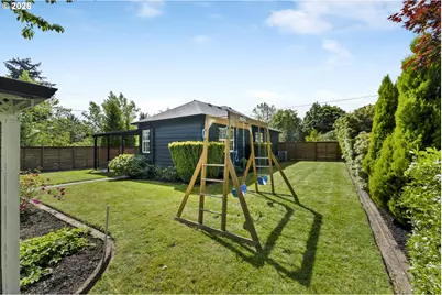 8257 N Emerald Ave, Portland, OR 97217 - Photo 40