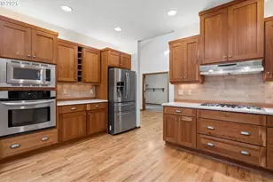 13935 SW Weir Rd, Beaverton, OR 97008 - Photo 16