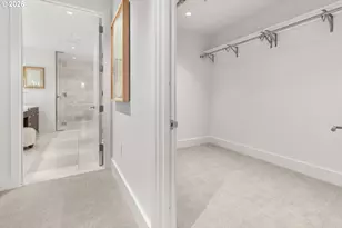 550 SW 10th Ave, Portland, OR 97205 - Photo 14