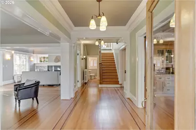 2233 SW 18th Ave, Portland, OR 97201 - Photo 12