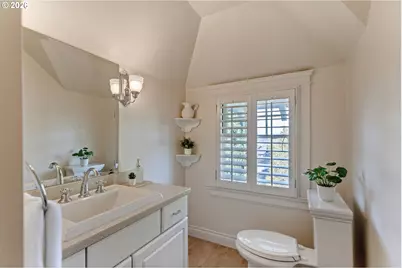 2233 SW 18th Ave, Portland, OR 97201 - Photo 32