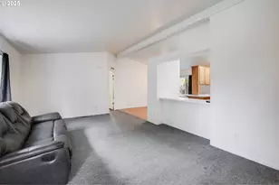 3921 Pacific Cir, Hubbard, OR 97032 - Photo 4