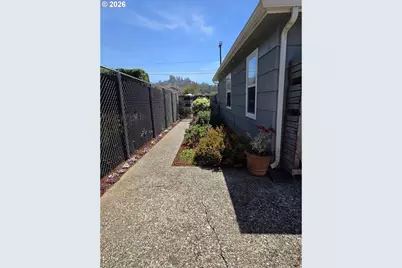94183 8th St, Gold Beach, OR 97444 - Photo 30