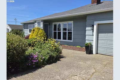 94183 8th St, Gold Beach, OR 97444 - Photo 2