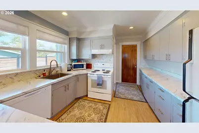 94183 8th St, Gold Beach, OR 97444 - Photo 12