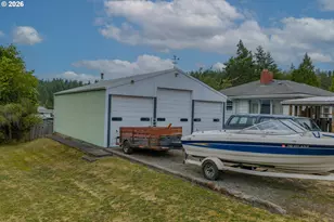 2343 Harris St, Myrtle Point, OR 97458 - Photo 2