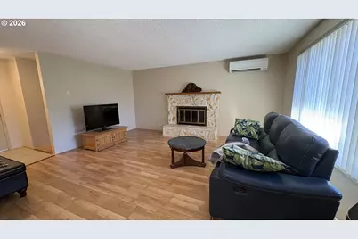 2047 Orr Ln, Eugene, OR 97405 - Photo 4
