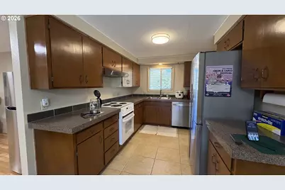 2047 Orr Ln, Eugene, OR 97405 - Photo 6