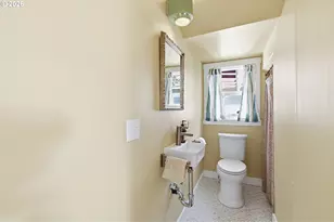 135 SE Evans St, McMinnville, OR 97128 - Photo 22