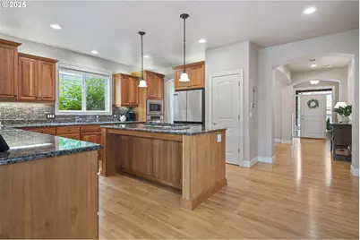 18366 SW Florendo Ln, Beaverton, OR 97007 - Photo 12