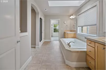 18366 SW Florendo Ln, Beaverton, OR 97007 - Photo 28