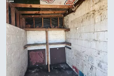 311 6th St, Port Orford, OR 97465 - Photo 24