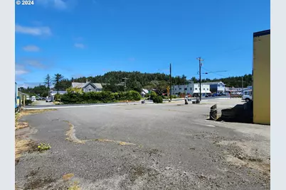 311 6th St, Port Orford, OR 97465 - Photo 4