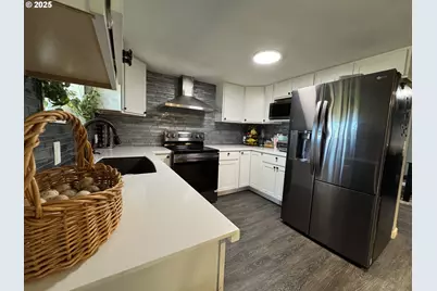 20530 S Highway 99W, Amity, OR 97101 - Photo 10