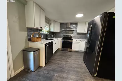 20530 S Highway 99W, Amity, OR 97101 - Photo 8