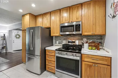 12905 SW Walker Rd, Beaverton, OR 97005 - Photo 14