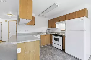 442 SE 4th St, Troutdale, OR 97060 - Photo 18