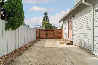 9704 SE Reedway St, Portland, OR 97266 - Photo 28
