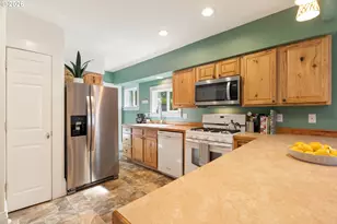 9704 SE Reedway St, Portland, OR 97266 - Photo 12