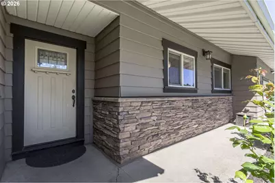 13725 NE Fremont Ct, Portland, OR 97230 - Photo 4
