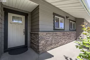 13725 NE Fremont Ct, Portland, OR 97230 - Photo 4